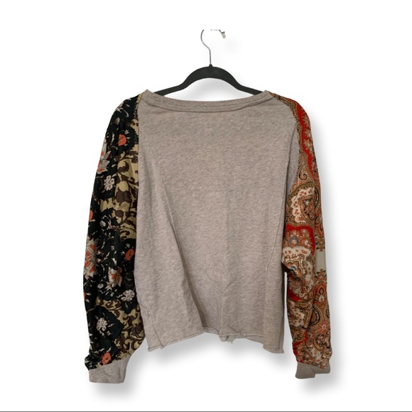 Free People Gray Crewneck Pullover Sweater Silk Pattern Sleeves - Picture 2 of 5